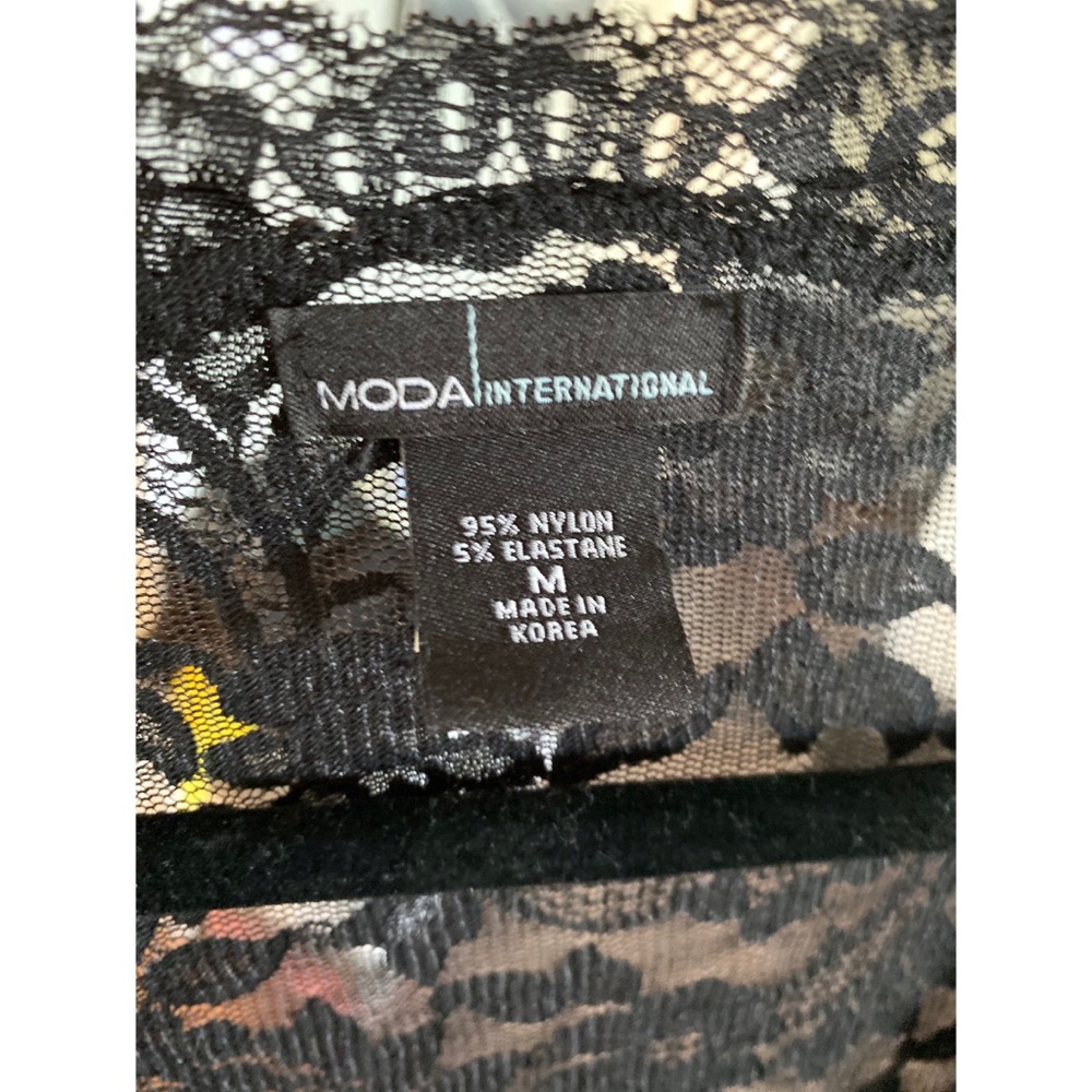 Moda International lace top - Picture 4 of 4